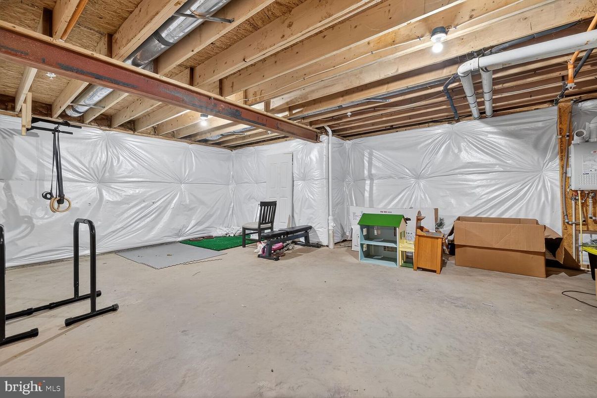Garage, Interior, Wooden Beams, Wooden Ceilings