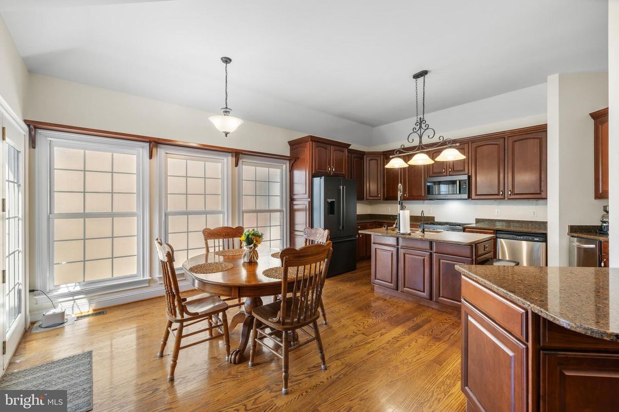 Dining room, Interior, Kitchen, Pendant Lights, Wood Texture Flooring