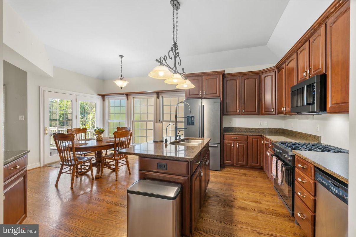 Dining room, Interior, Kitchen, Pendant Lights, Wood Texture Flooring