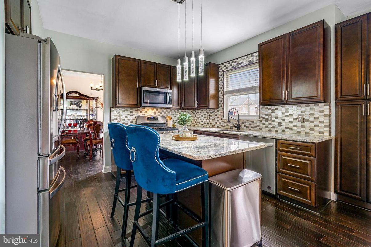 Dining room, Interior, Kitchen, Pendant Lights, Wood Texture Flooring
