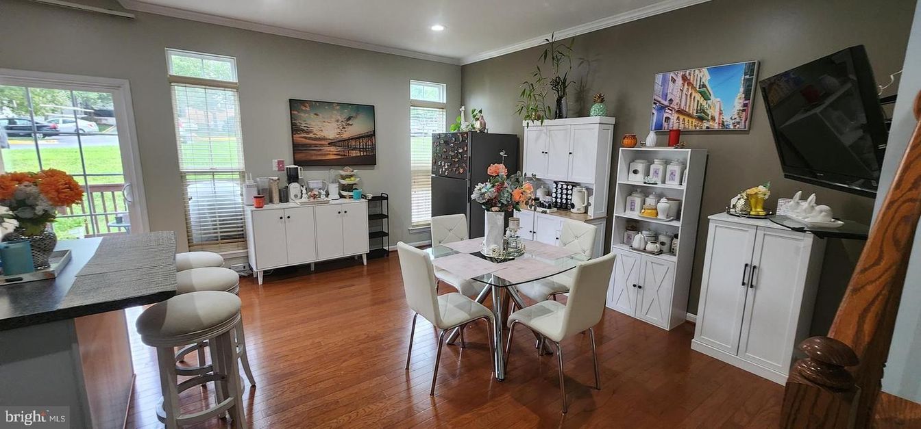 Dining room, Interior, Recessed Lighting, Wood Texture Flooring