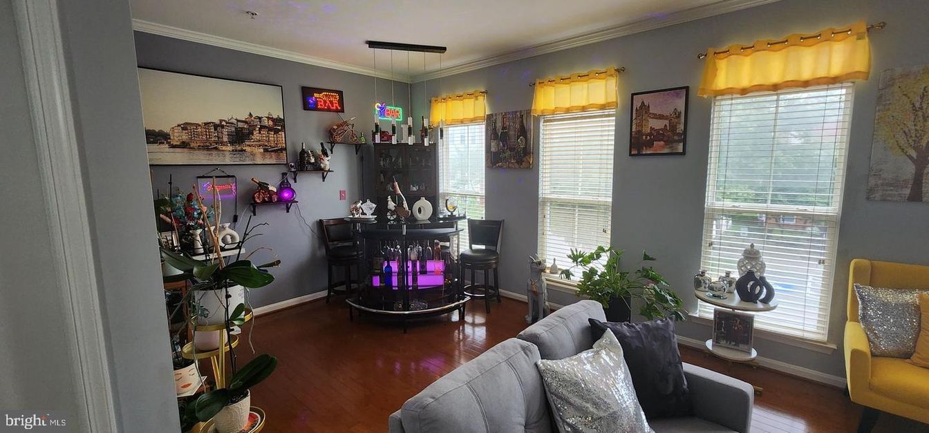 Dining room, Interior, Wood Texture Flooring