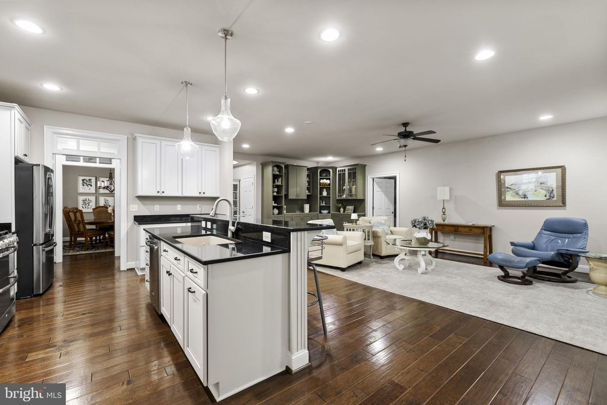 Dining room, Interior, Kitchen, Living room, Pendant Lights, Recessed Lighting, Wood Texture Flooring