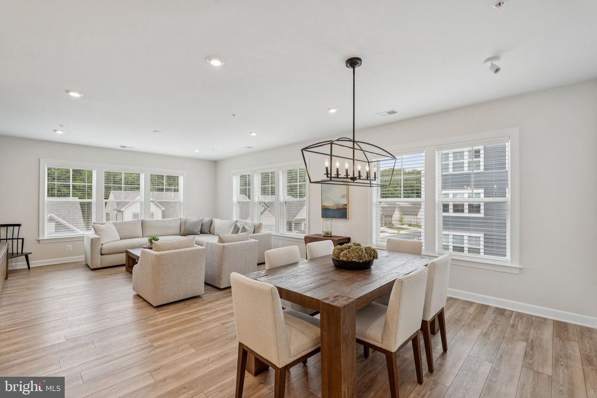 Chandelier, Dining room, Interior, Living room, Pendant Lights, Recessed Lighting, Wood Texture Flooring