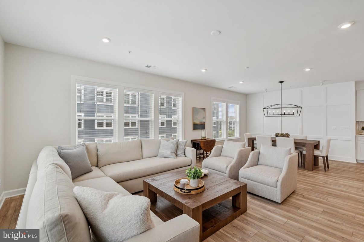 Dining room, Interior, Living room, Pendant Lights, Recessed Lighting, Wood Texture Flooring