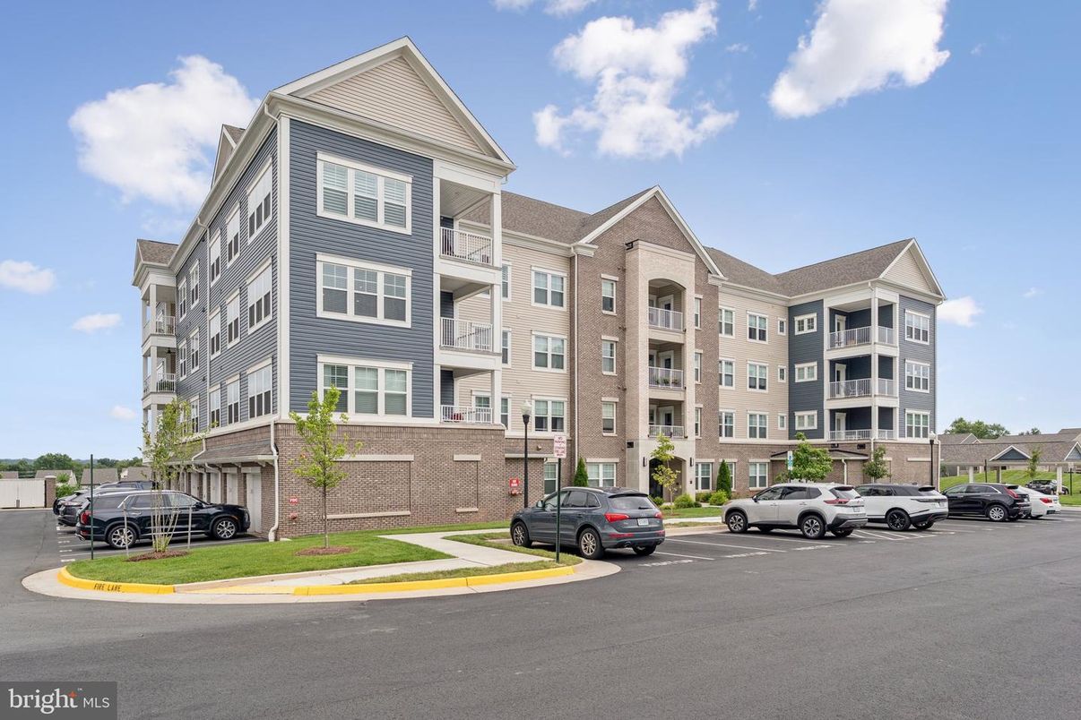 Exterior, Facade, Condo Building