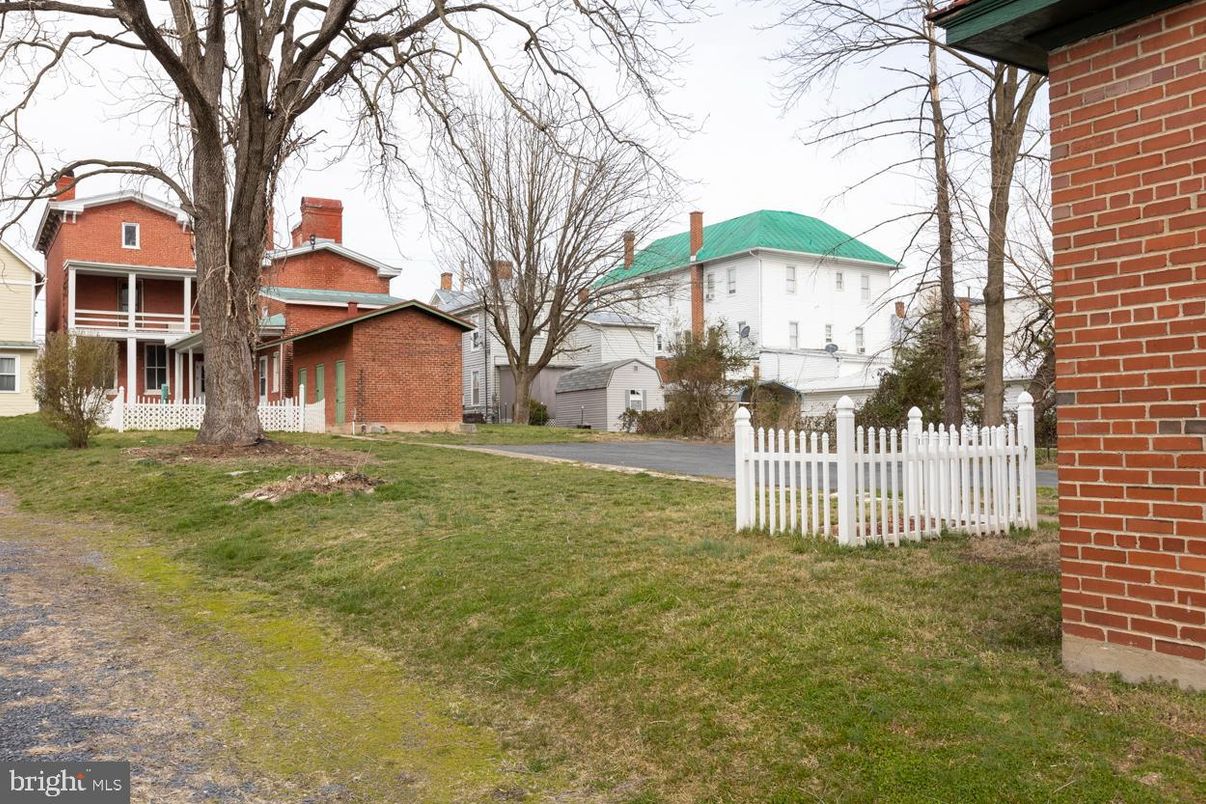 Backyard, Detached Garage, Exterior