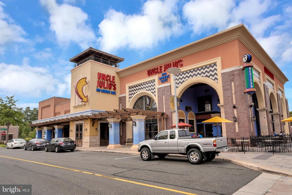 Exterior, Facade, None