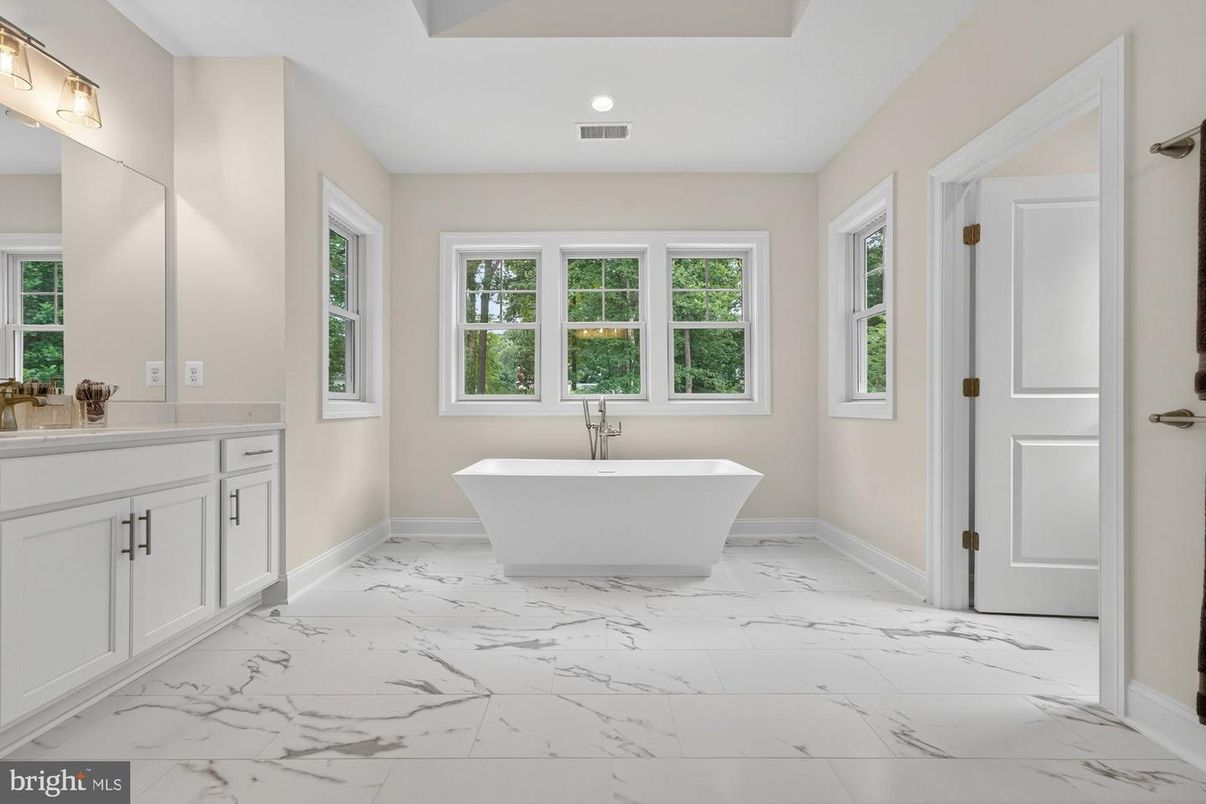 Bathroom, Free Standing Baths, Interior, Marble, Recessed Lighting