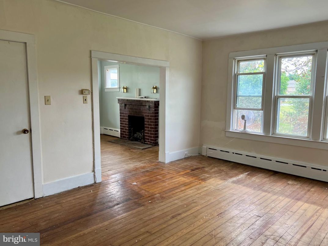 Empty room, Fireplace, Interior, Wood Texture Flooring