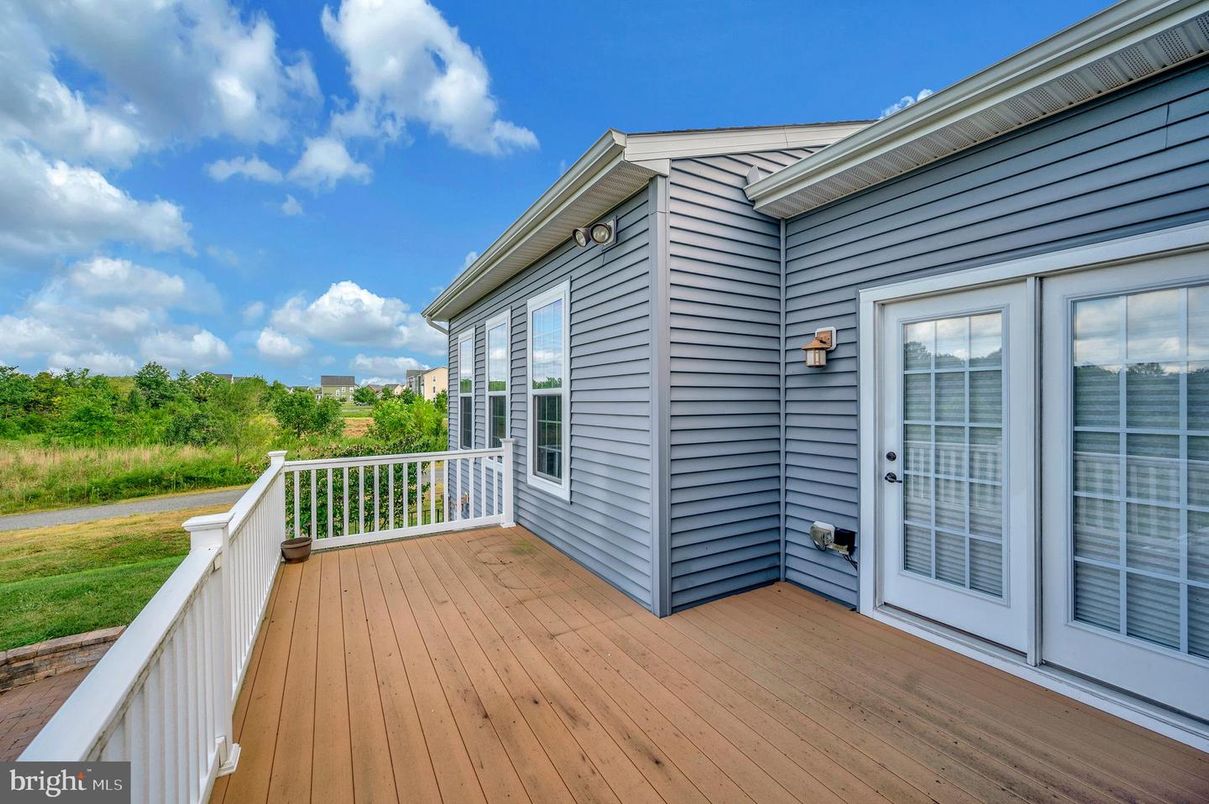 Exterior, Wood Texture Flooring