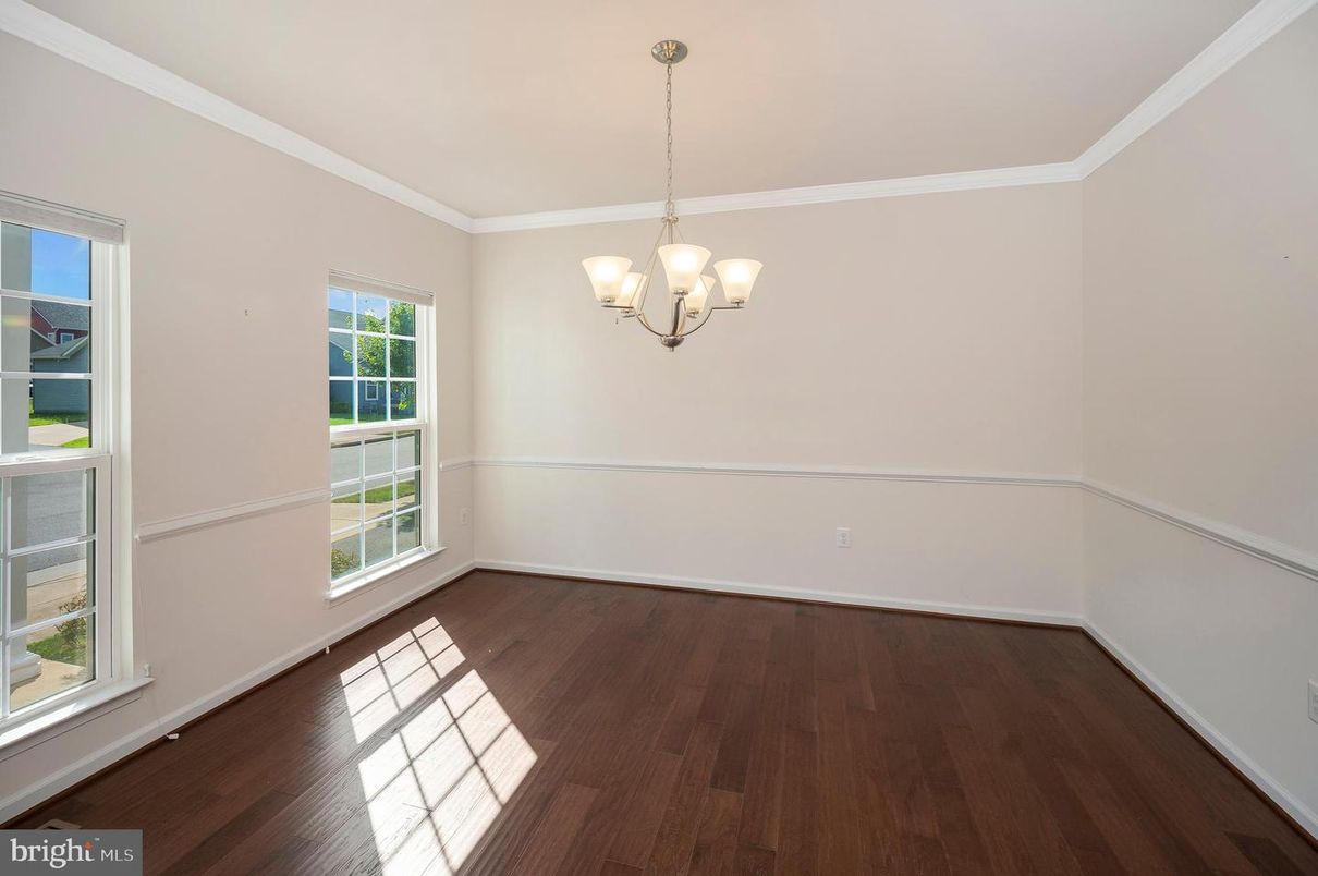 Chandelier, Empty room, Interior, Wood Texture Flooring