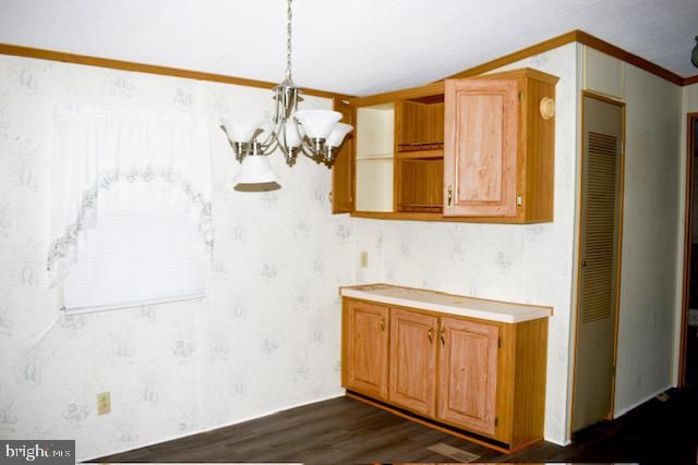 Chandelier, Interior, Wood Texture Flooring