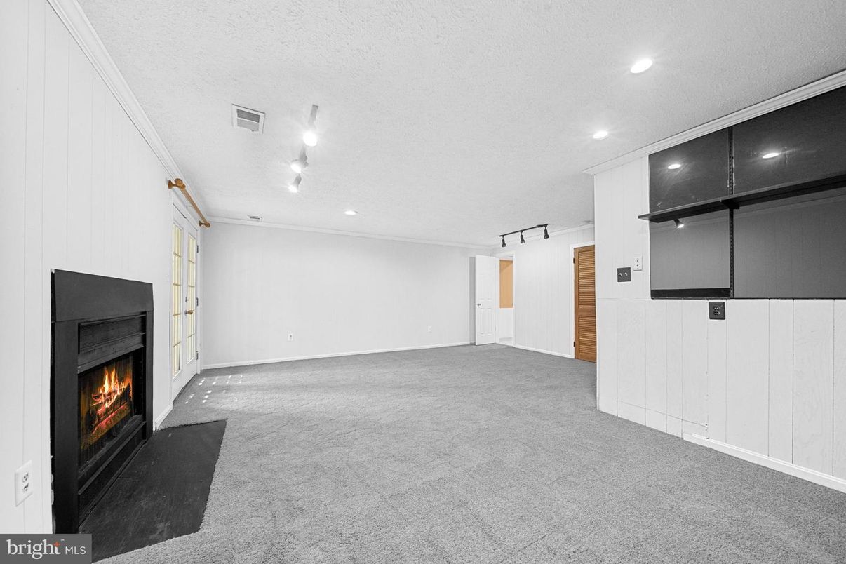 Empty room, Fireplace, Interior, Recessed Lighting