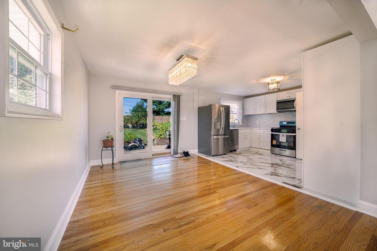 Chandelier, Interior, Kitchen, Marble, Stainless Steel Appliances, Wood Texture Flooring