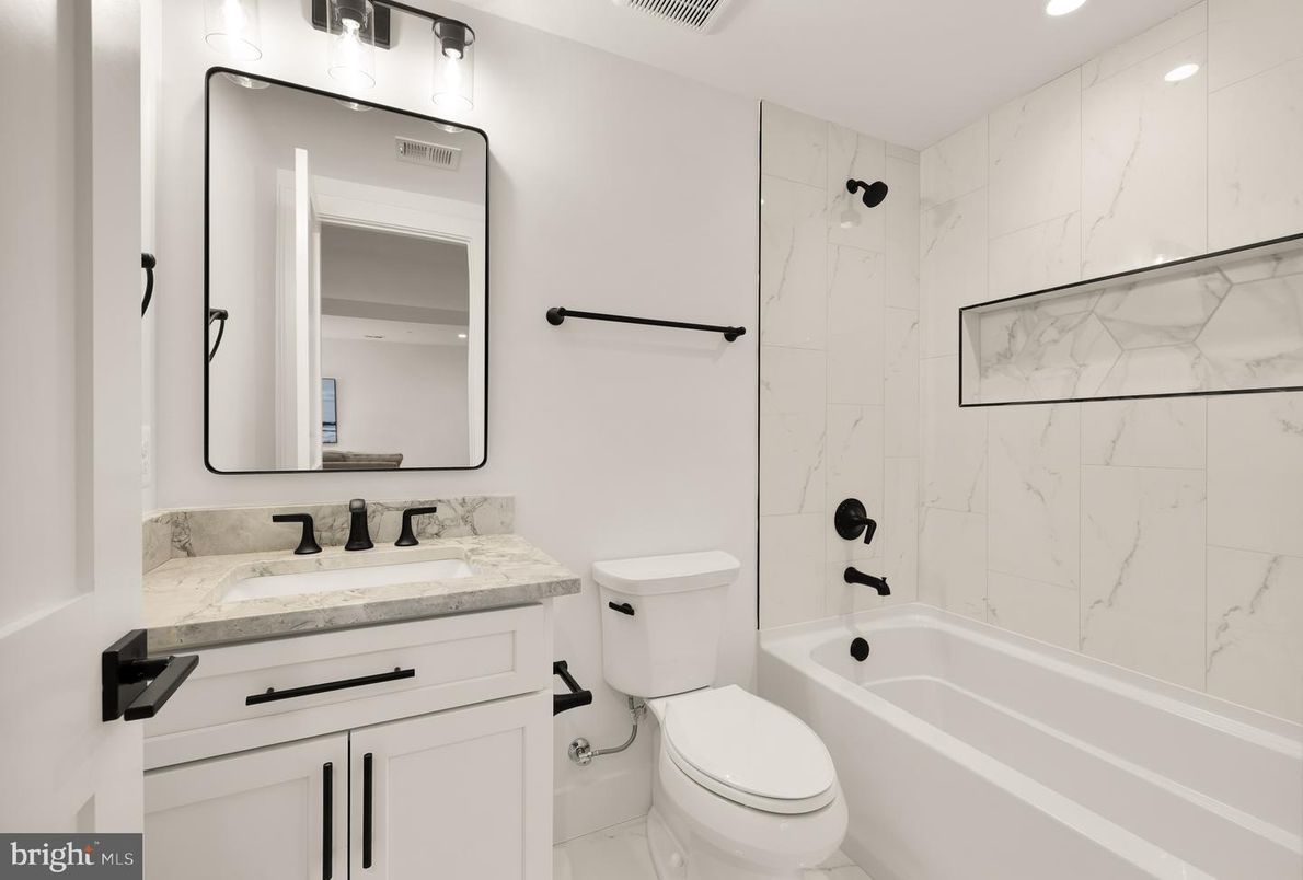 Bathroom, Interior, Marble Walls, Recessed Lighting