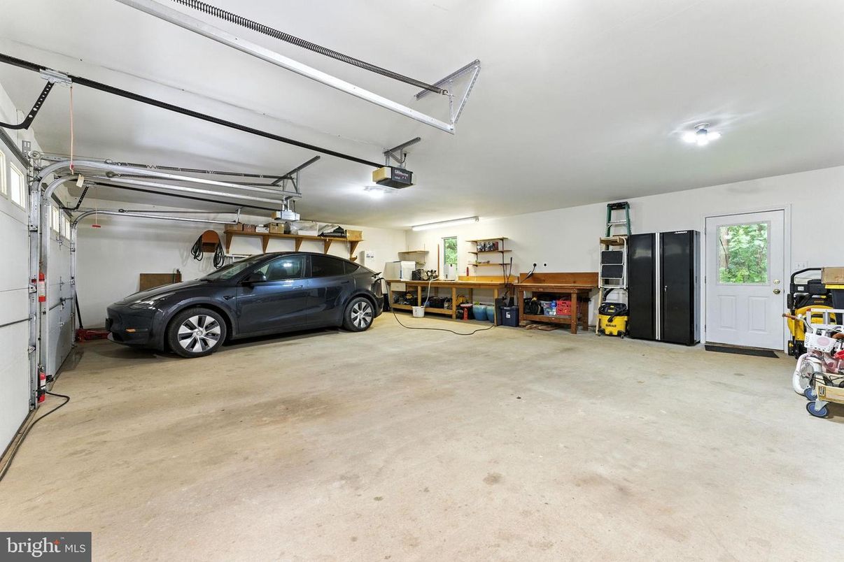 Garage, Interior
