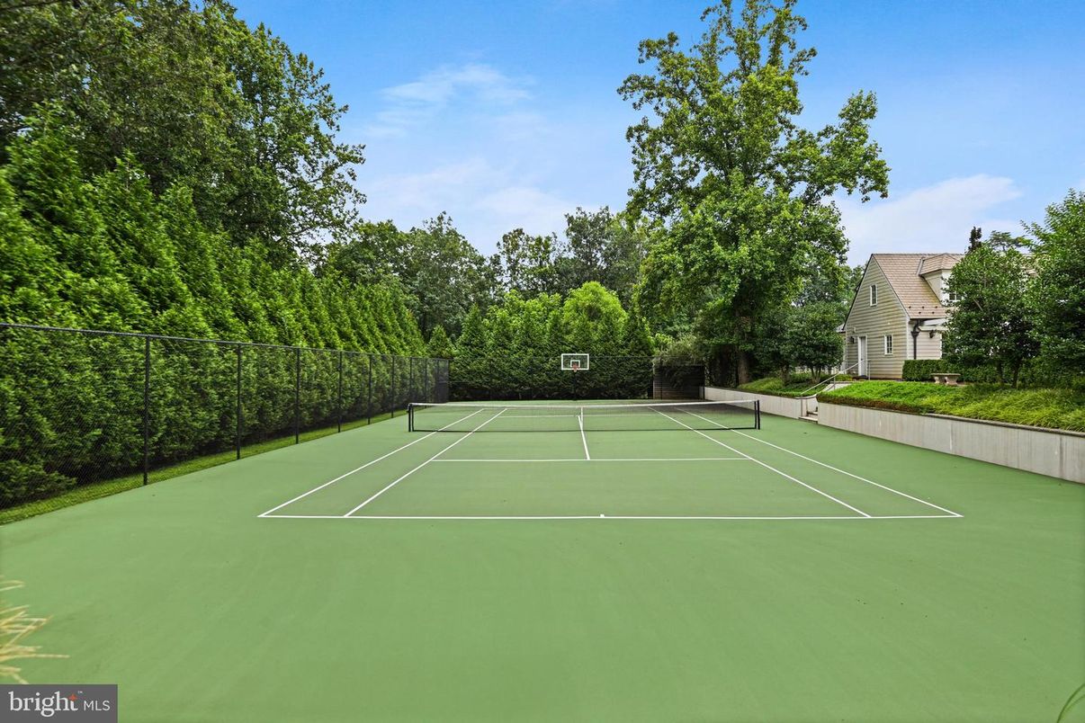 Exterior, Tennis Courts