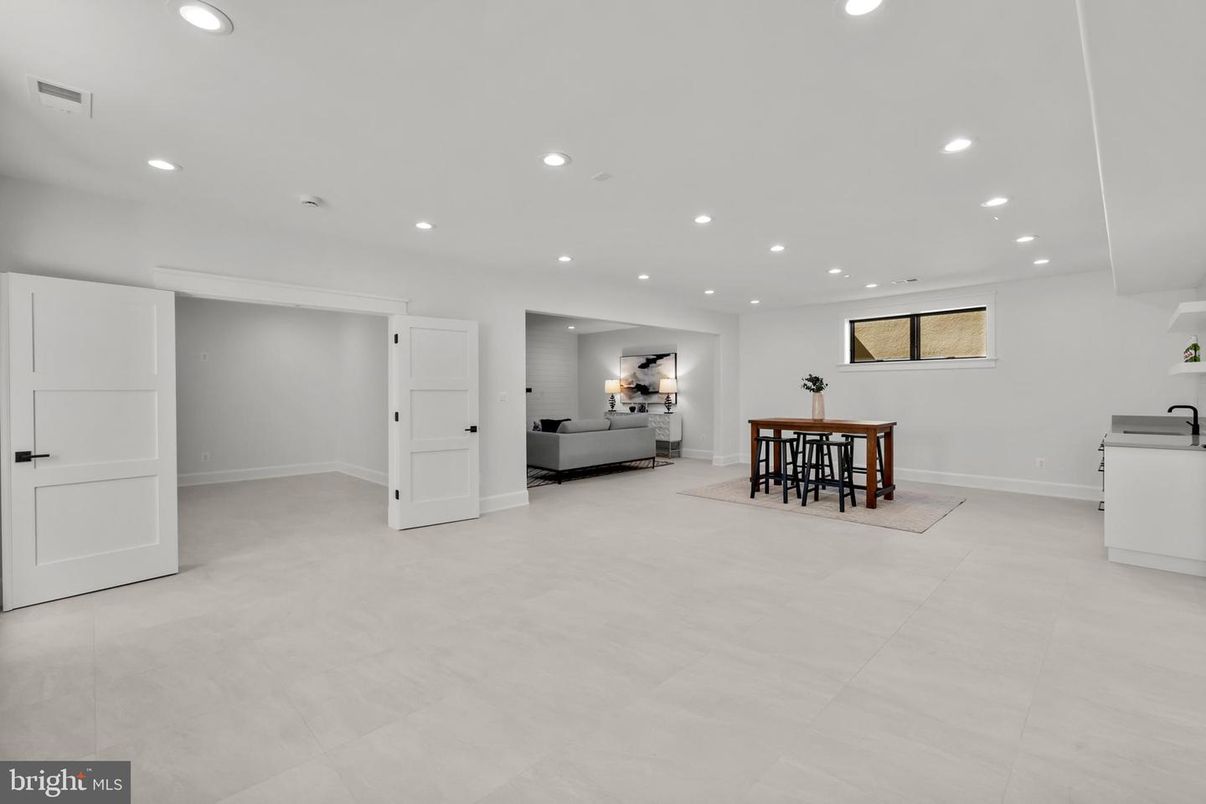 Dining room, Interior, Living room, Recessed Lighting