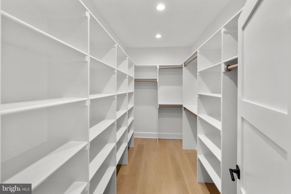 Interior, Recessed Lighting, Walk-in Closets, Wood Texture Flooring
