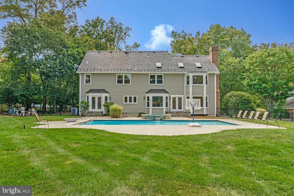 Backyard, Exterior, Pool