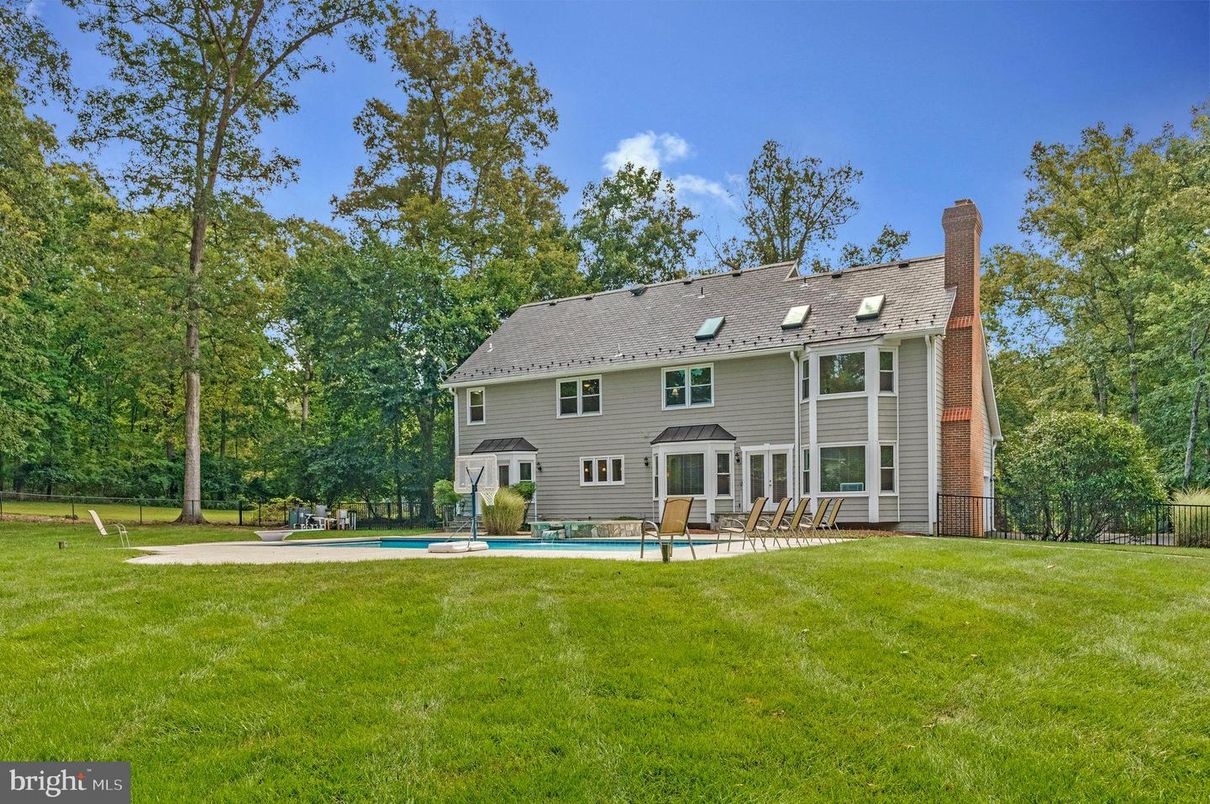 Backyard, Exterior, Pool