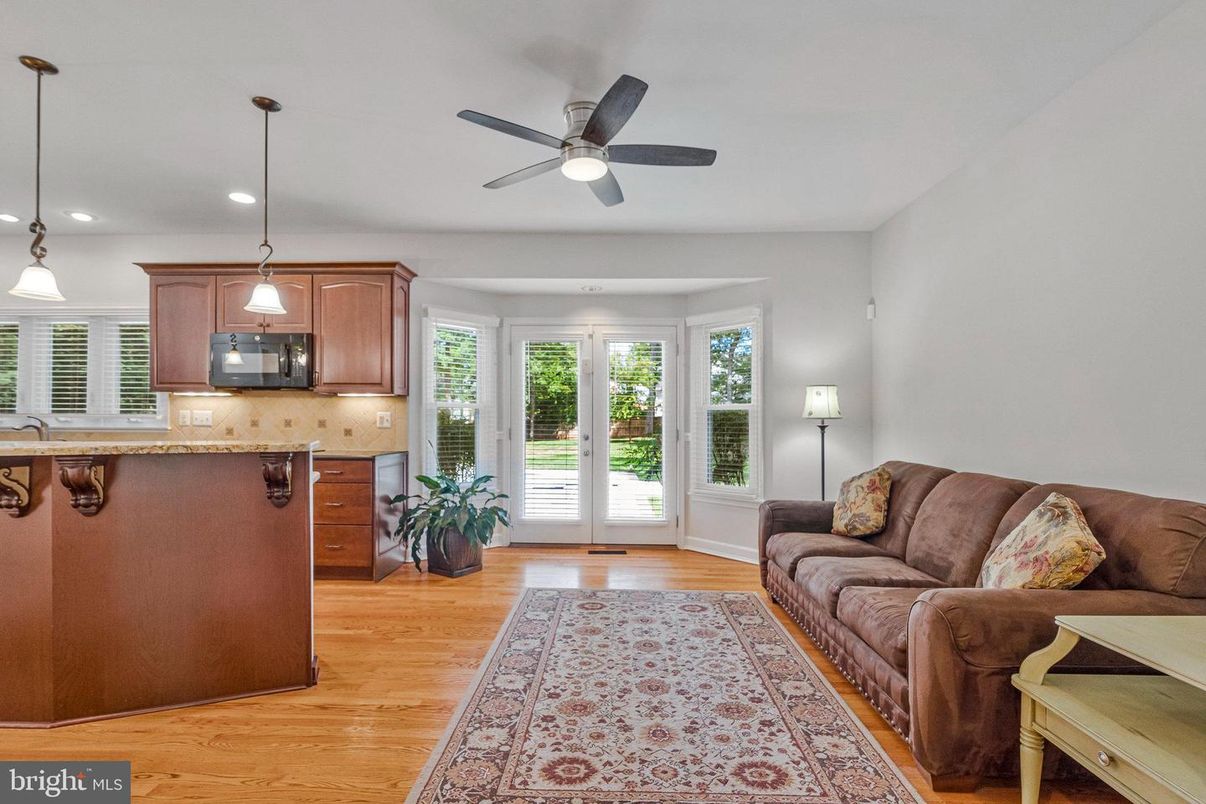 Interior, Kitchen, Living room, Pendant Lights, Recessed Lighting, Wood Texture Flooring