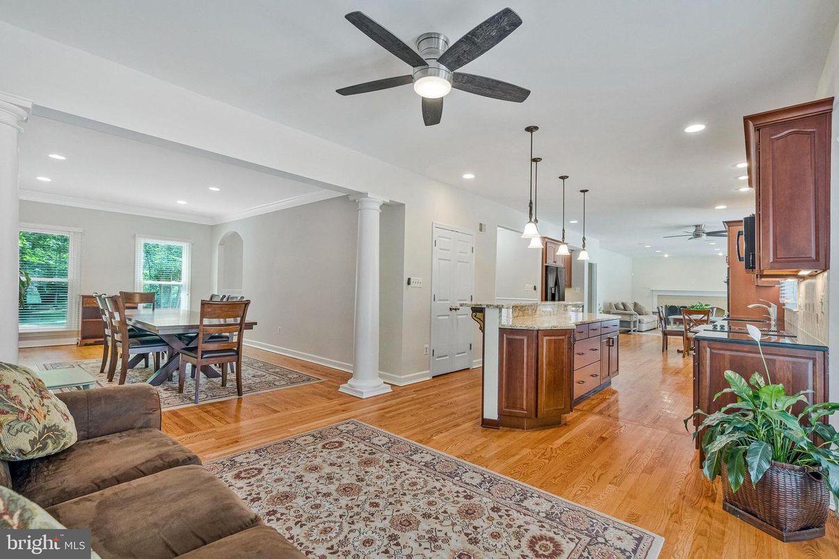 Dining room, Interior, Kitchen, Living room, Pendant Lights, Recessed Lighting, Wood Texture Flooring