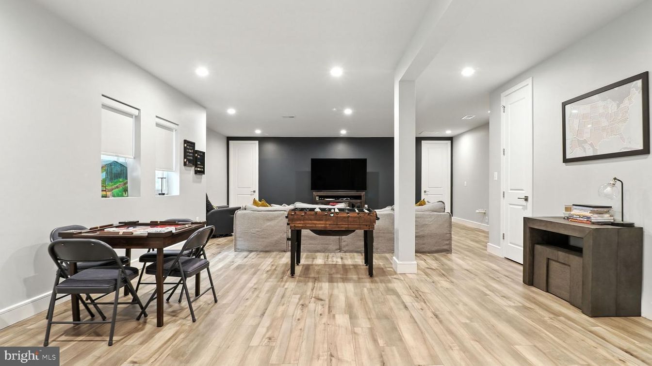 Game Room, Interior, Living room, Recessed Lighting, Wood Texture Flooring