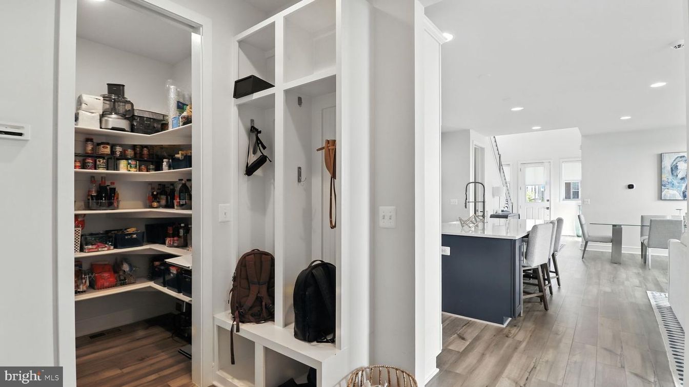 Interior, Recessed Lighting, Walk-in Closets, Wood Texture Flooring