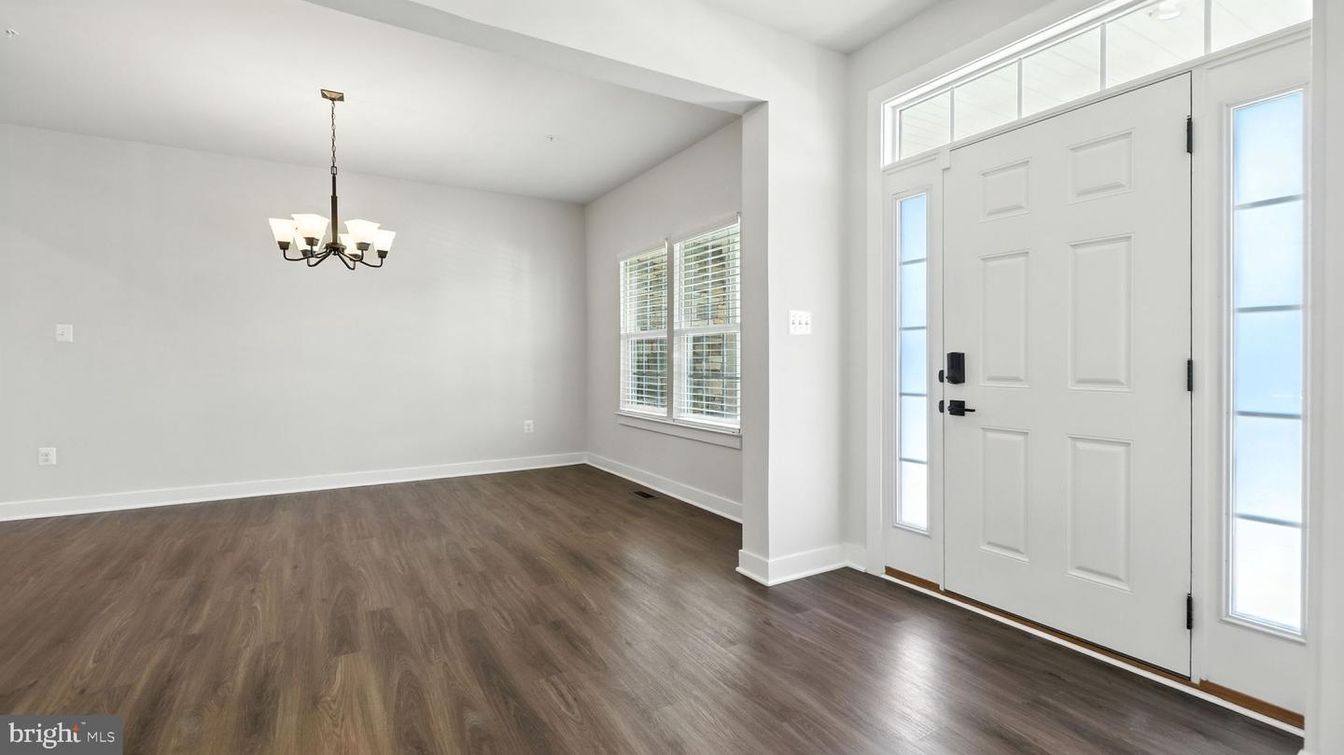 Chandelier, Empty room, Interior, Wood Texture Flooring