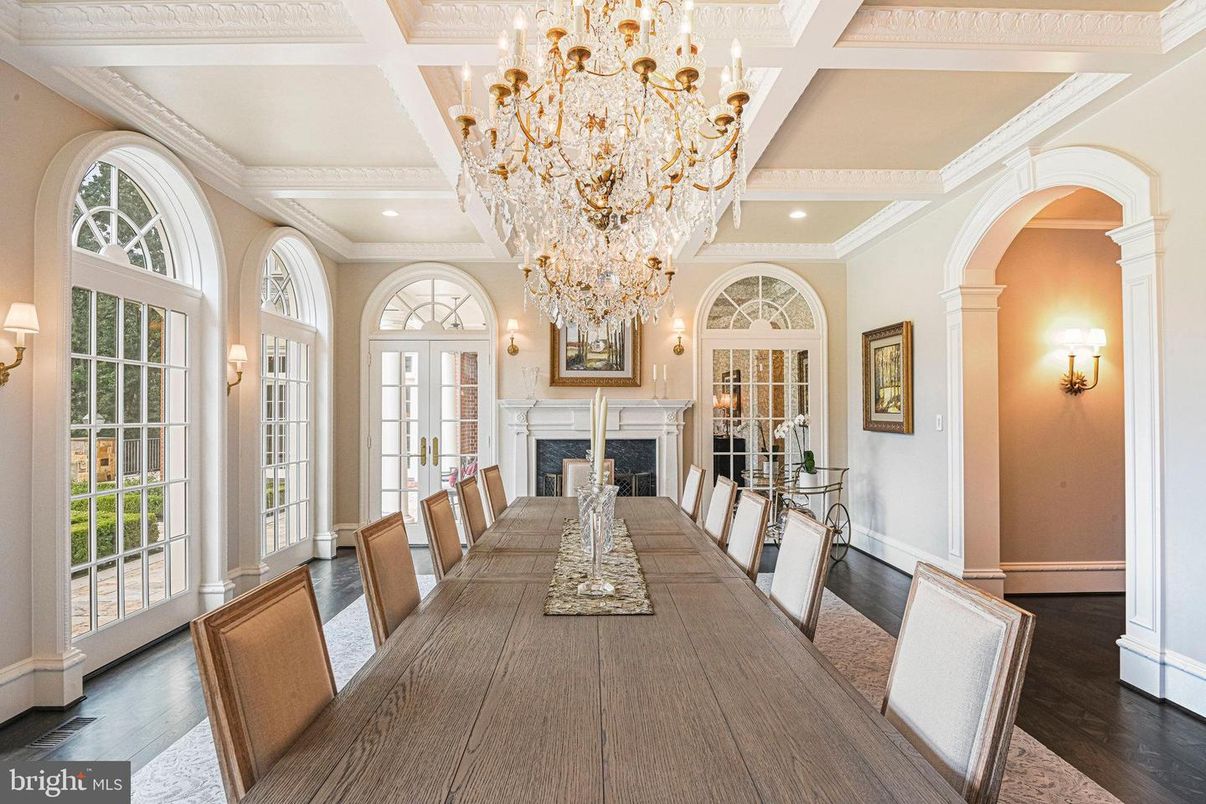 Chandelier, Dining room, Fireplace, Interior, Recessed Lighting, Wood Texture Flooring
