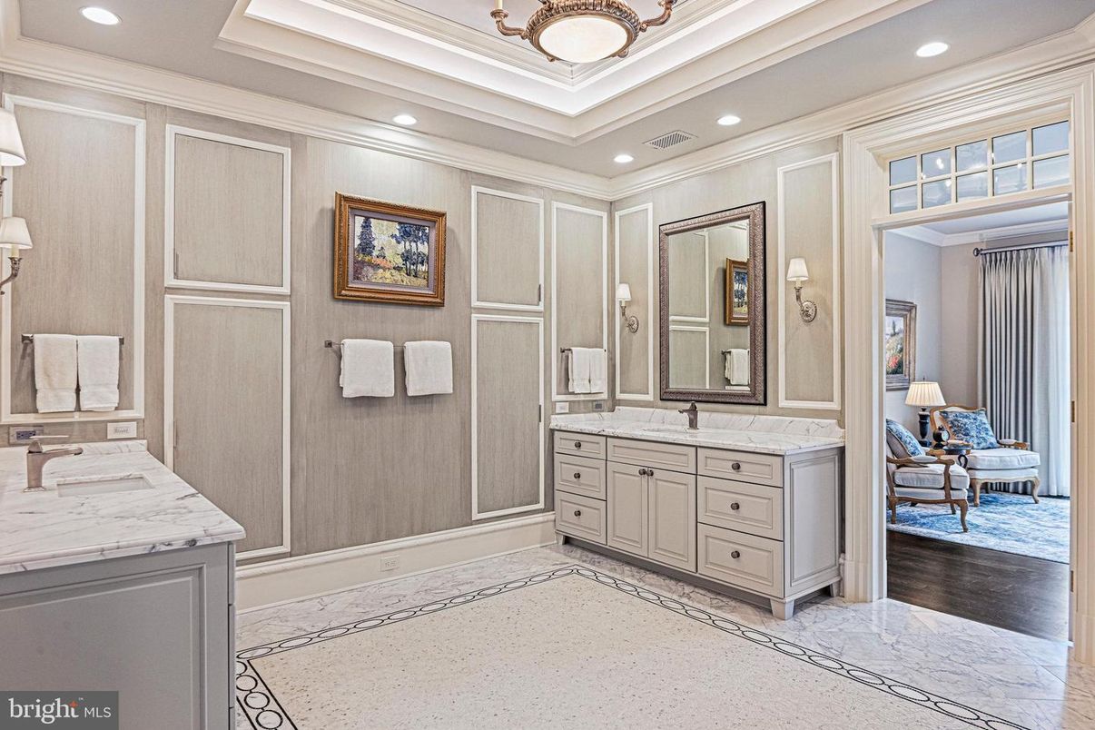 Bathroom, Interior, Recessed Lighting, Wood Texture Flooring