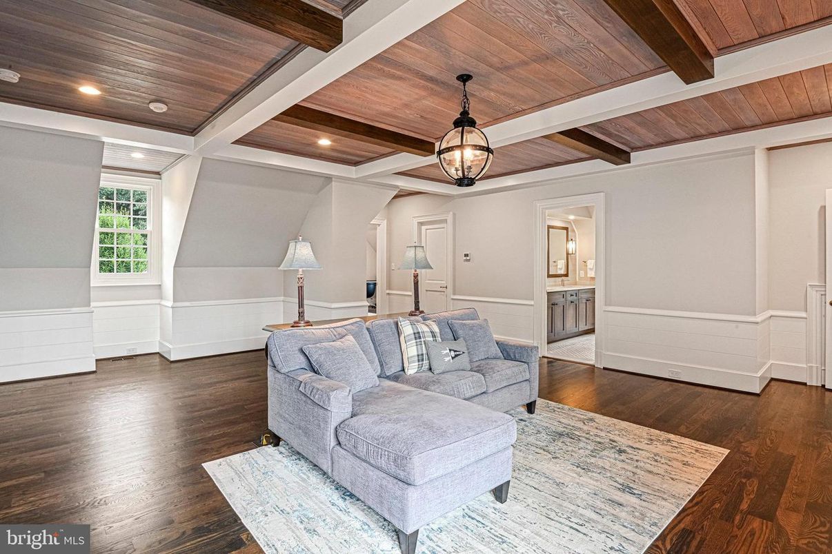 Interior, Living room, Pendant Lights, Recessed Lighting, Wooden Beams, Wooden Ceilings, Wood Texture Flooring