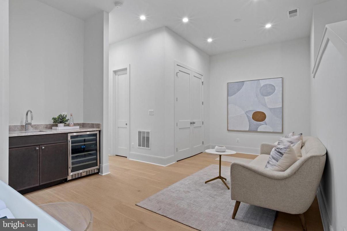 Interior, Recessed Lighting, Wood Texture Flooring