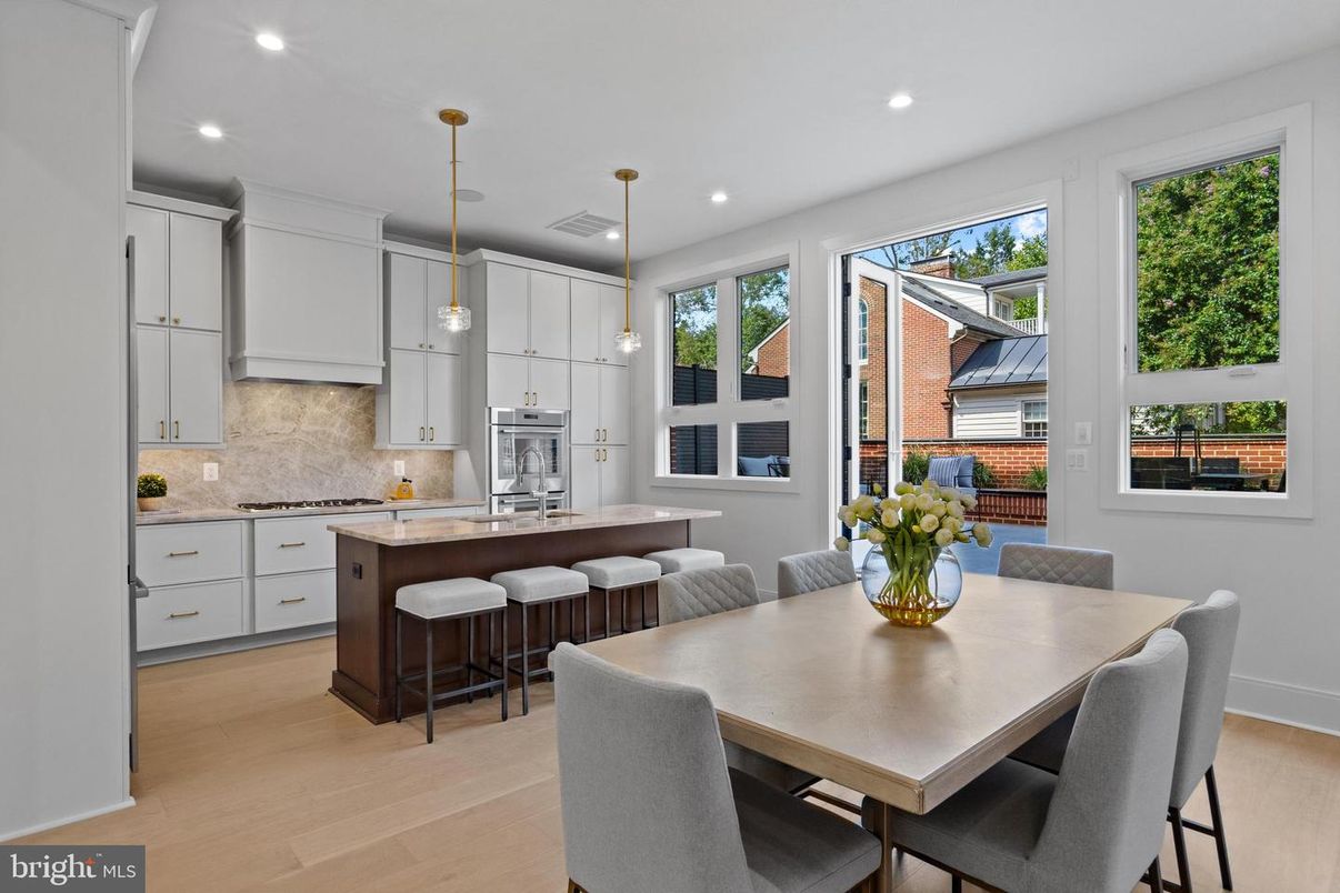 Dining room, Interior, Kitchen, Pendant Lights, Recessed Lighting, Wood Texture Flooring