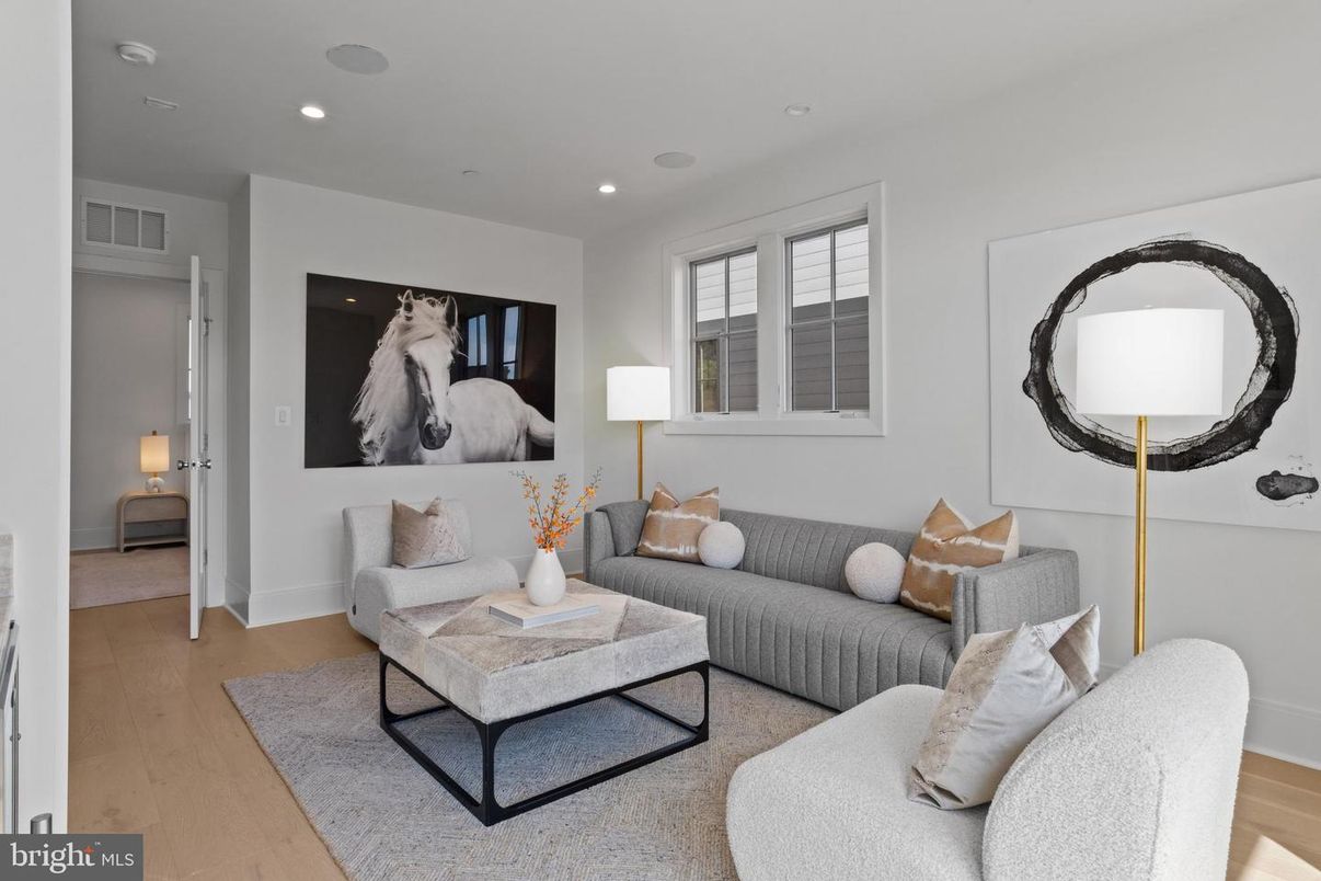 Interior, Living room, Recessed Lighting, Wood Texture Flooring