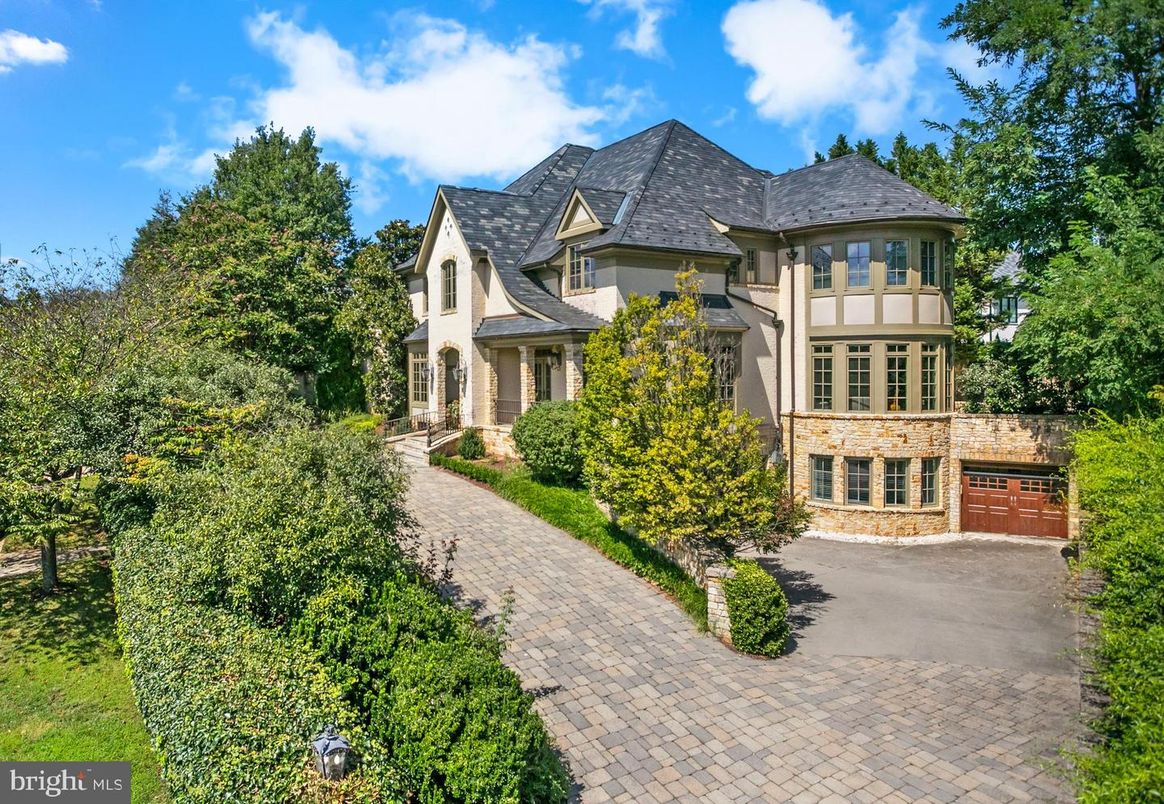 Attached, Exterior, Facade, French Provincial