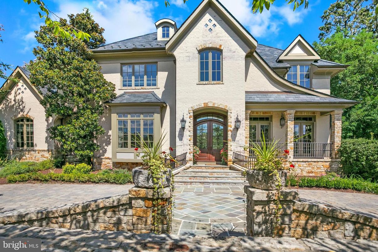 Exterior, Facade, French Provincial