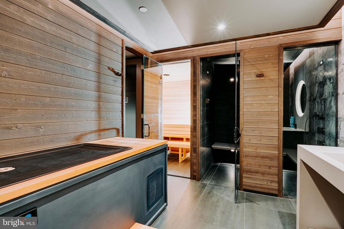 Bathroom, Interior, Recessed Lighting, Sauna Room