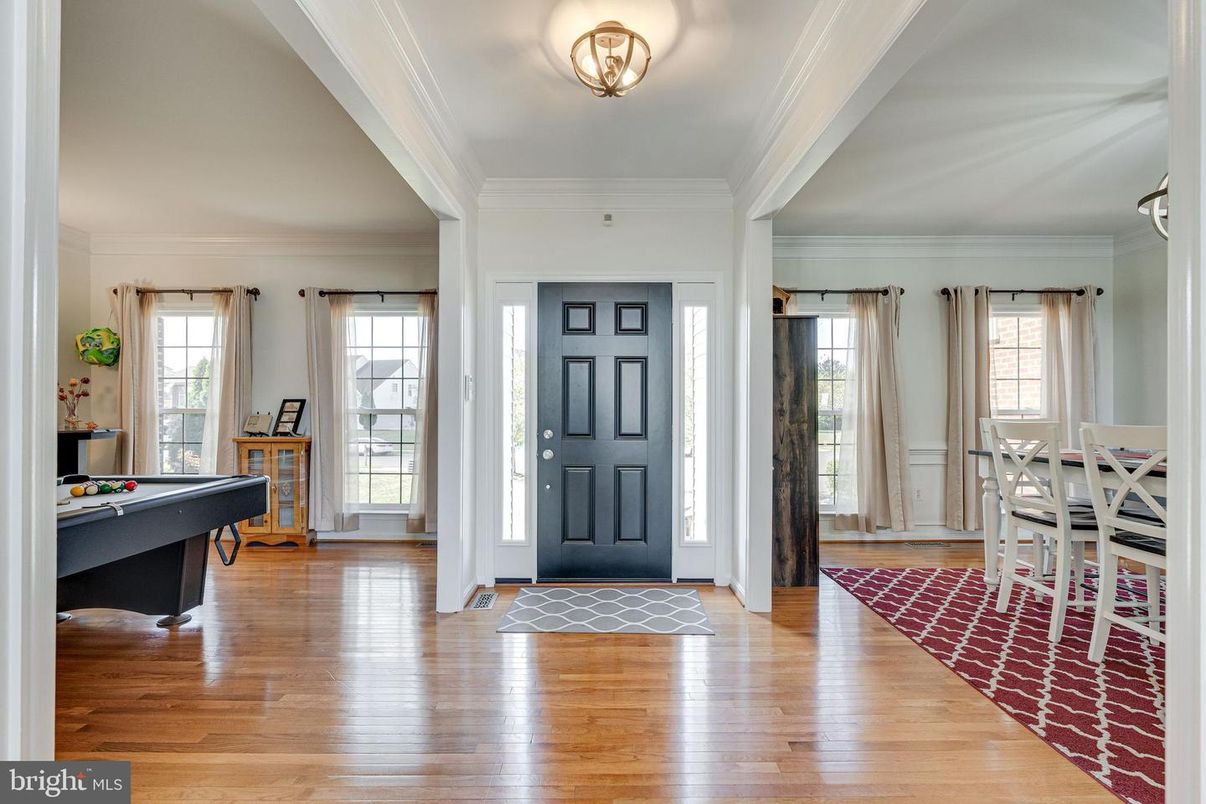 Billiard Table, Game Room, Interior, Wood Texture Flooring
