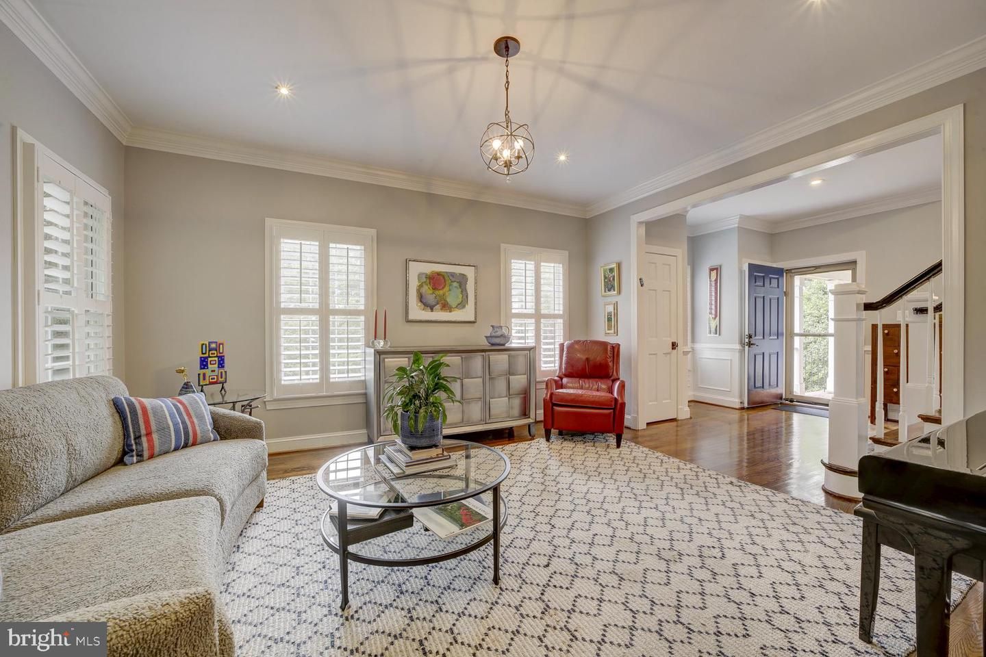 Interior, Living room, Pendant Lights, Recessed Lighting, Wood Texture Flooring