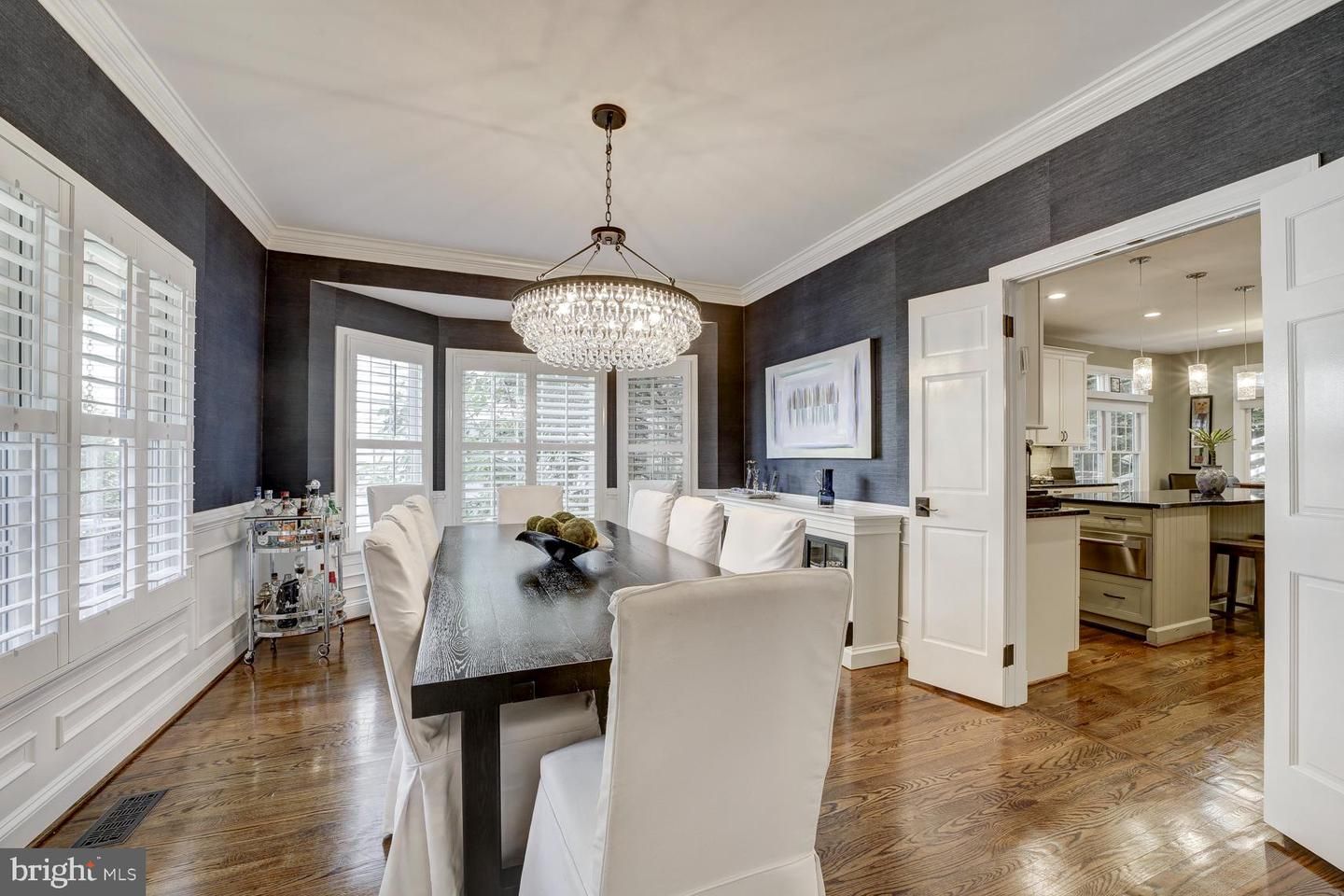Chandelier, Dining room, Interior, Kitchen, Pendant Lights, Recessed Lighting, Wood Texture Flooring