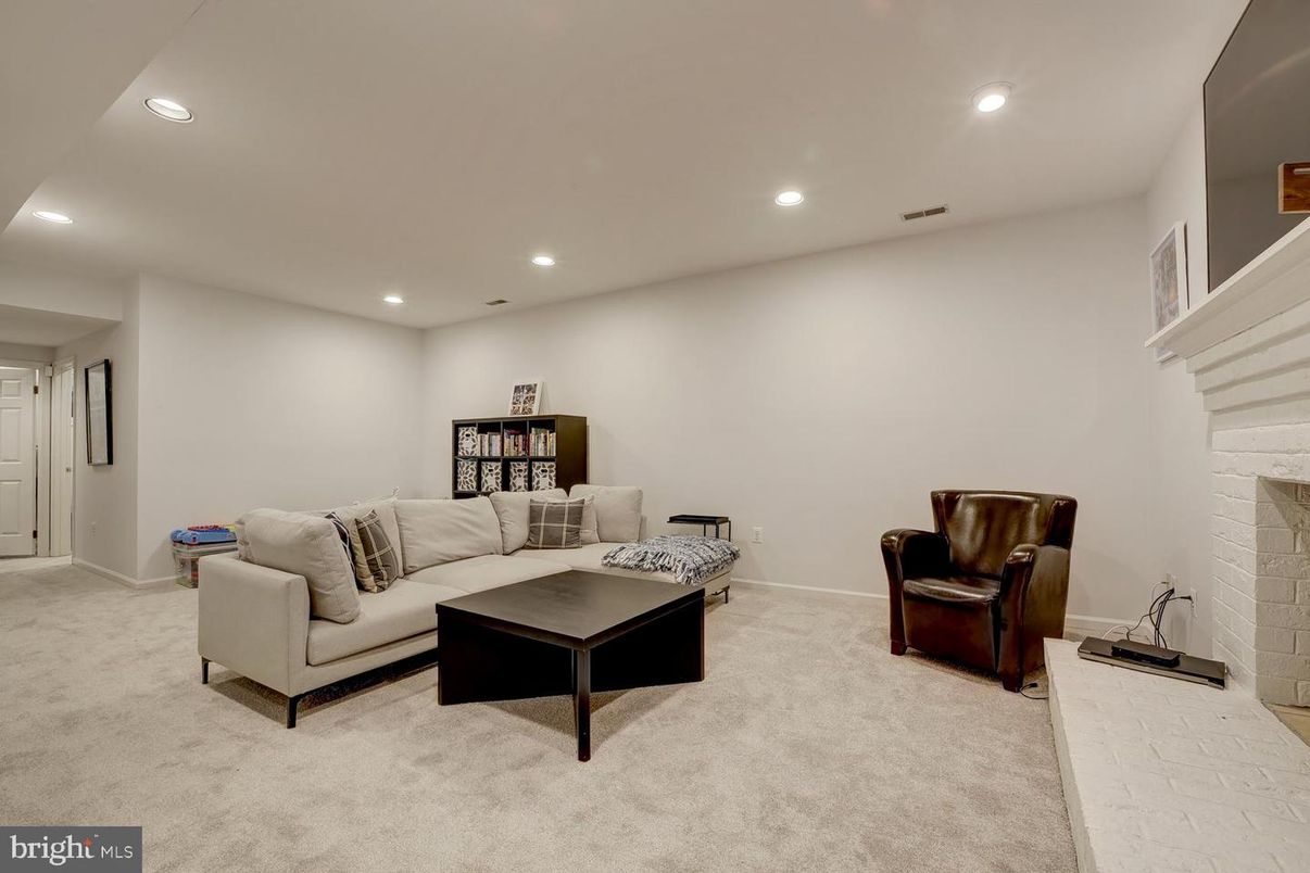 Fireplace, Interior, Living room, Recessed Lighting