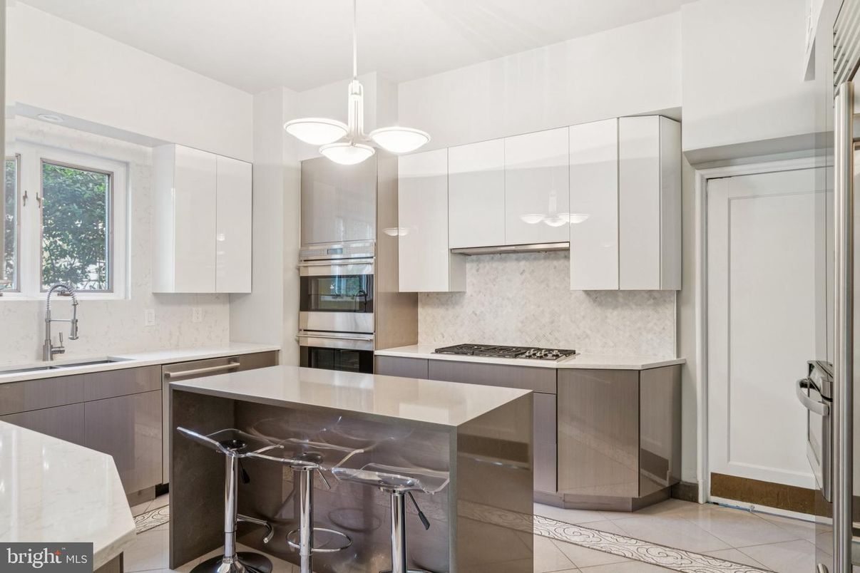 Interior, Kitchen, Pendant Lights, Stainless Steel Appliances