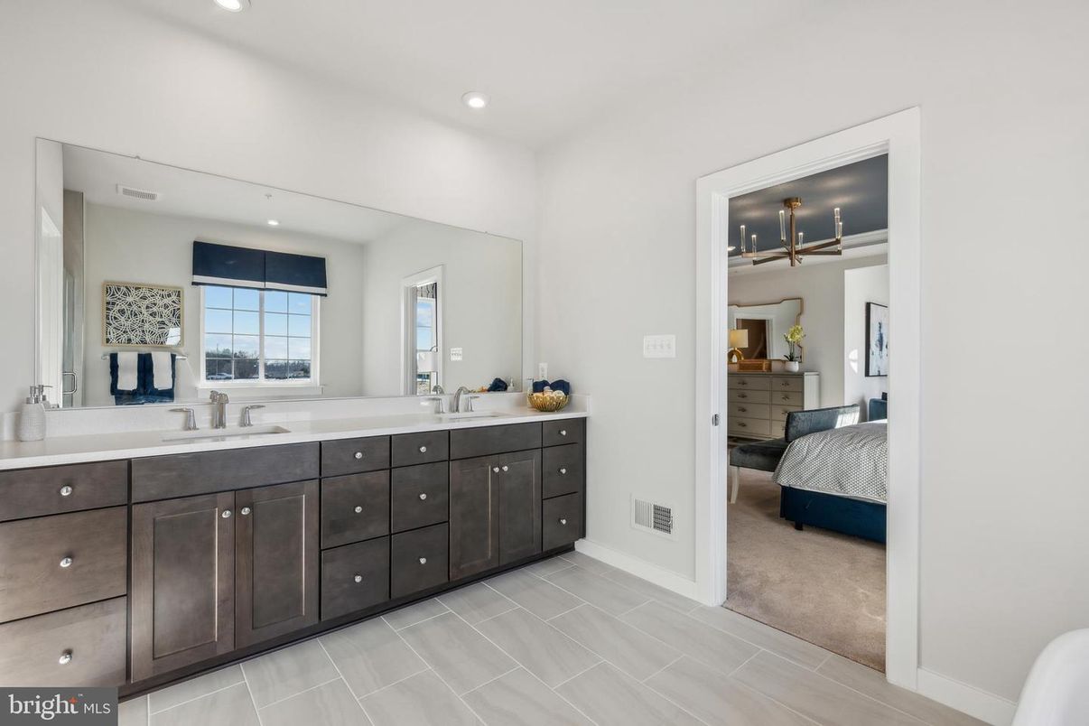 Bathroom, Bedroom, Dual Sink Vanities, Interior, Recessed Lighting