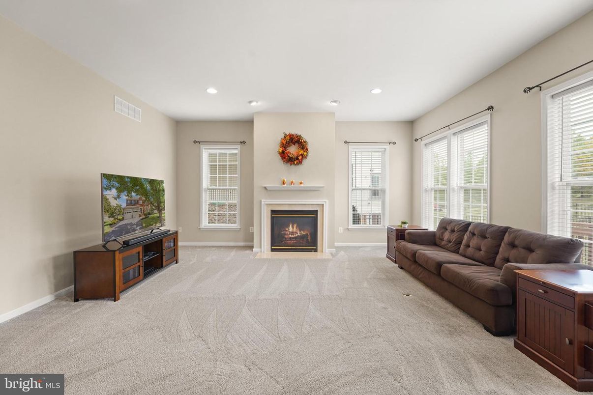 Fireplace, Interior, Living room, Recessed Lighting