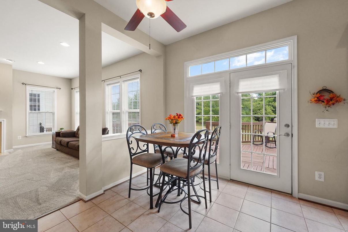 Dining room, Interior, Recessed Lighting