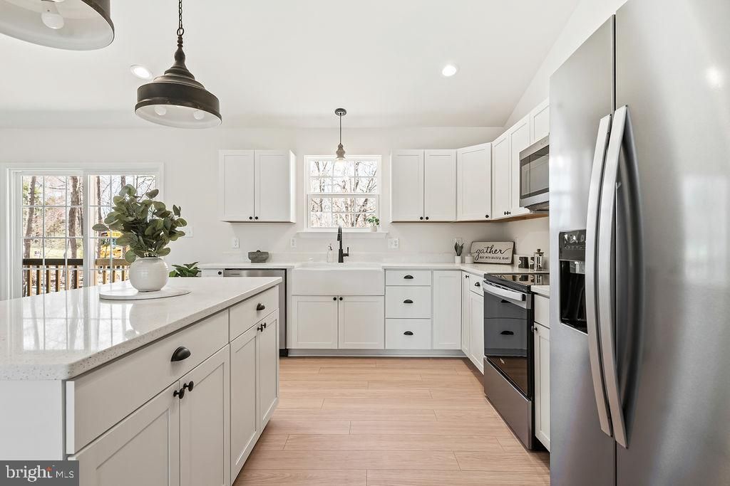 Interior, Kitchen, Pendant Lights, Recessed Lighting, Wood Texture Flooring