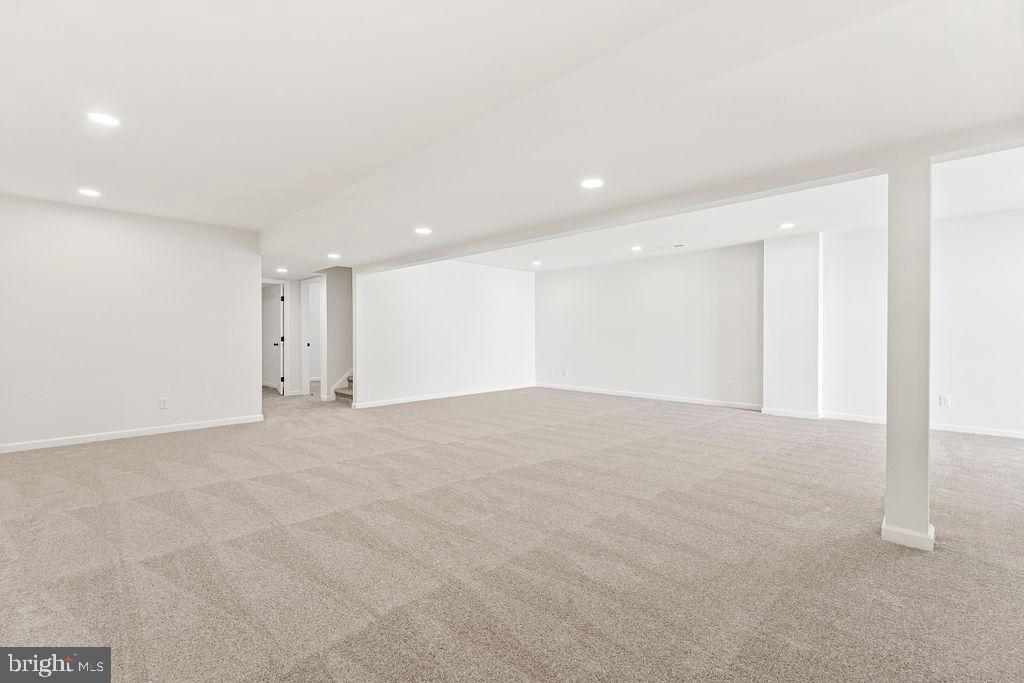 Empty room, Interior, Recessed Lighting
